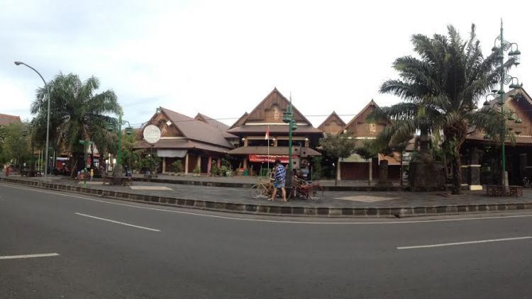 Menikmati Senja di Ngarsopuro, Kota Solo