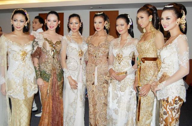 6 Gaya Kebaya Modern yang Menginspirasimu Untuk Acara Semi Formal
