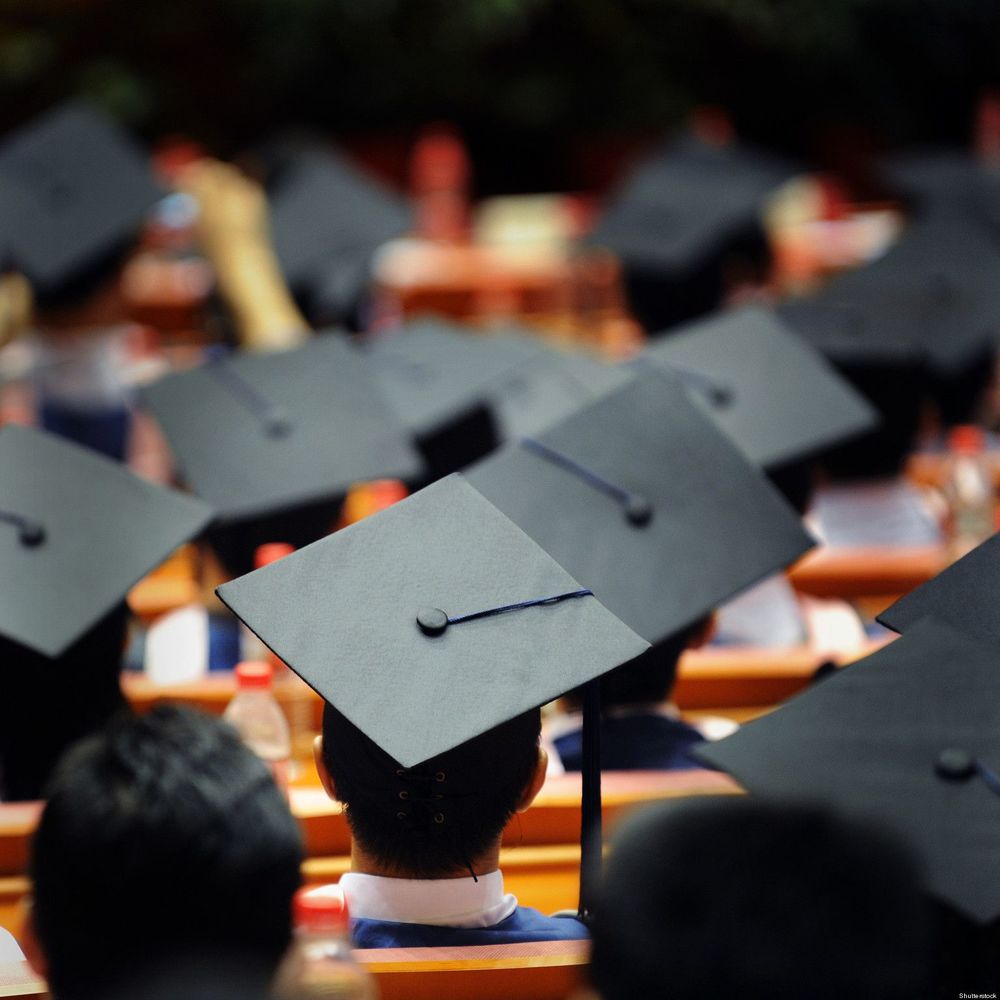 Kepada Kamu, Seseorang yang Akan Segera Menyandang Gelar Sarjana di Tahun 2016