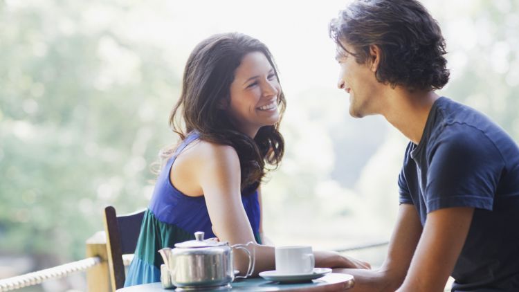 Cara Memikat Hati Wanita Secara Modern ala Pria Modern