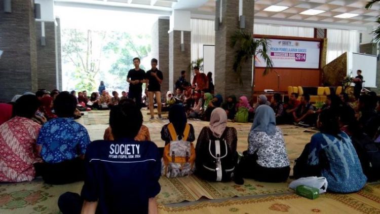 Kamu dituntut untuk berpikir kritis dan mendalam.
