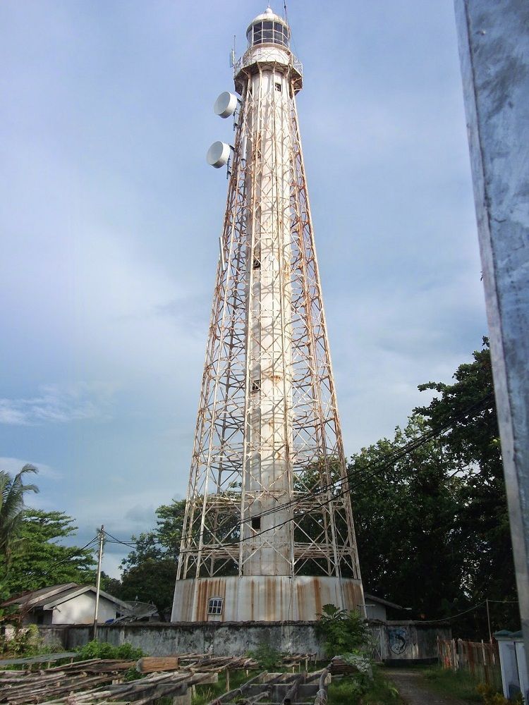 Menara suar yang berfungsi sebagaipos penjagaan
