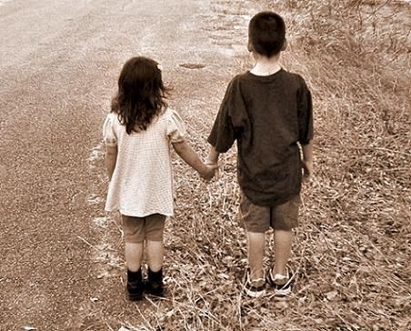 Untukmu yang Terus Mencinta Sendiri Dalam Damba, Semoga Kelak Hadir Seseorang yang Mampu Mebuatmu Lebih Bahagia
