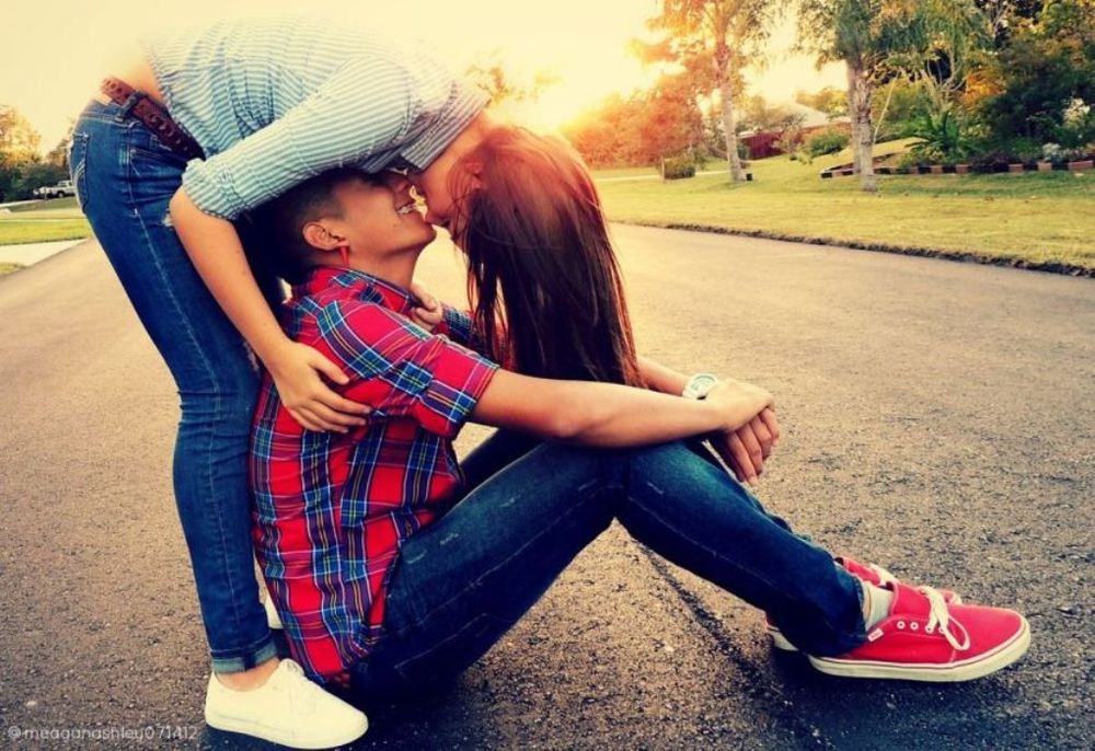 Di Balik Kepingan Cinta dan Obsesi