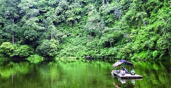 Telaga Warna Puncak