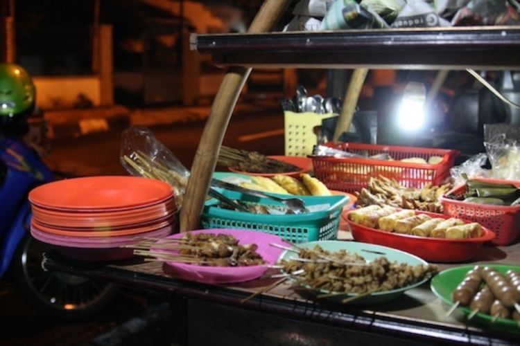 Agar Hobi Makan Enak Tak Menguras Gaji Bulanan, Ini 7 Langkah Sederhana yang Bisa Kamu Terapkan 20 blusukan cari makanan daerah