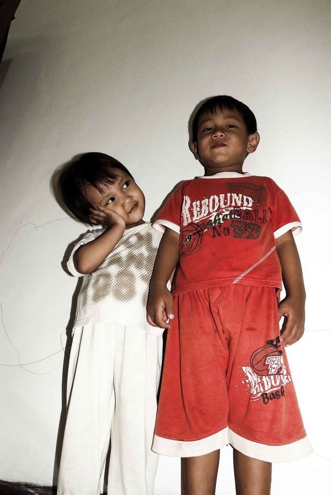 Apa? Kamu adikku?