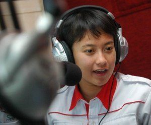 Tika yusuf adalah salah satu alumni HI yang terjun sebagai penyiar