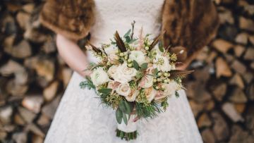 Tak Melulu Harus Pakai Bunga Mawar, 10 Buket Bunga Unik Ini Justru Bikin Pernikahanmu Lebih Mengesankan