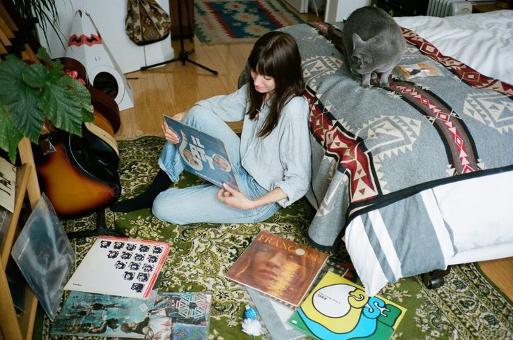 Dengan 7 Fakta Ini, Memahami Perilaku Teman atau Pasangan yang Introvert Tak Akan Sulit Lagi 12 Introvert lebih suka menyendiri