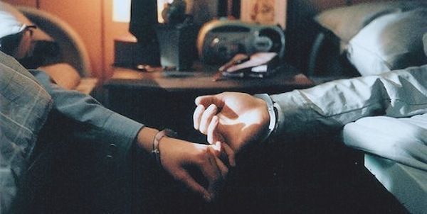 Menit keempat dan kelima, kau bersamanya