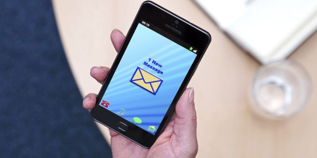 TEXT-MESSAGES-CELL-PHONE