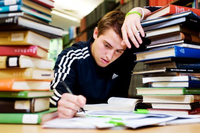apalah artinya puluhan buku yang dibaca kalau bisa melampaui diri sendiri
