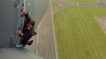 Umurnya Mungkin Udah 50-an, Tapi Tom Cruise Masih Tampil Keren di Mission Impossible. Mungkinkah Ini Rahasianya?