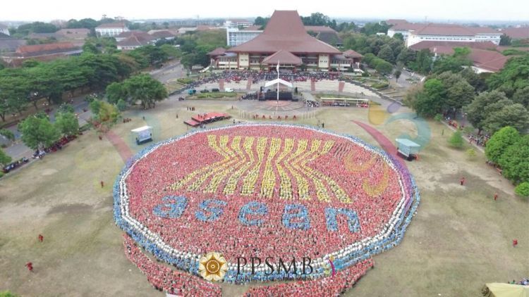 Dear Maba UGM, Inilah Pesan Dari Alumni yang Waktu OSPEK Dulu Enggak Pernah Difoto Pakai Drone 17 Terbaru dari ospek UGM