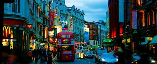 Enchanting London at night