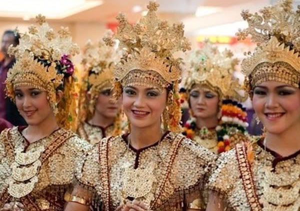 9 Hal yang Harus Kamu Ketahui Sebelum Menjadikan Gadis Palembang Pendamping Setiamu
