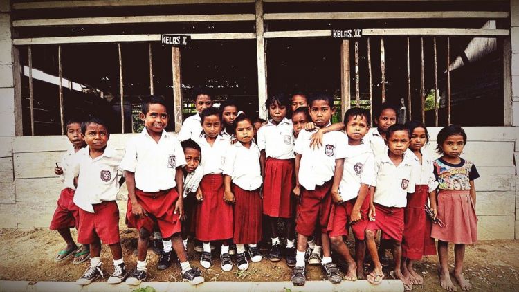 Kekinian vs Kekunoan : 7 Nuansa Kehidupan Bersekolah yang Dirasakan Generasi 90-an