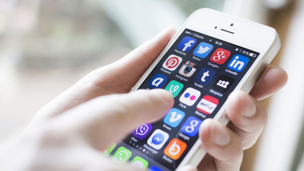 Kamu Seorang Manajer di Perusahaan? Berikut Tips Memonitoring Para Karyawan dalam Melakukan Aktivitas di Jejaring Sosial