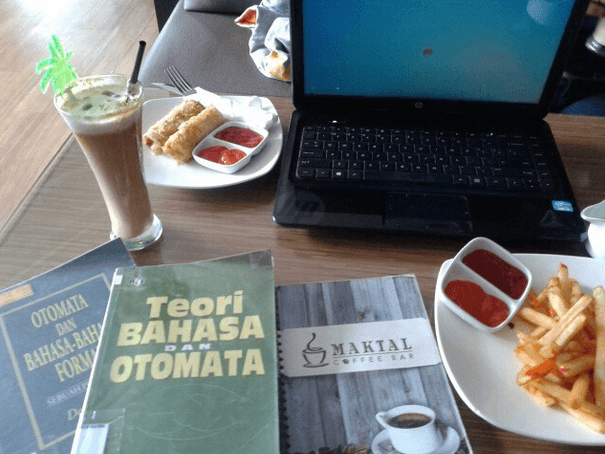 Cari wifi gratisan di cafe