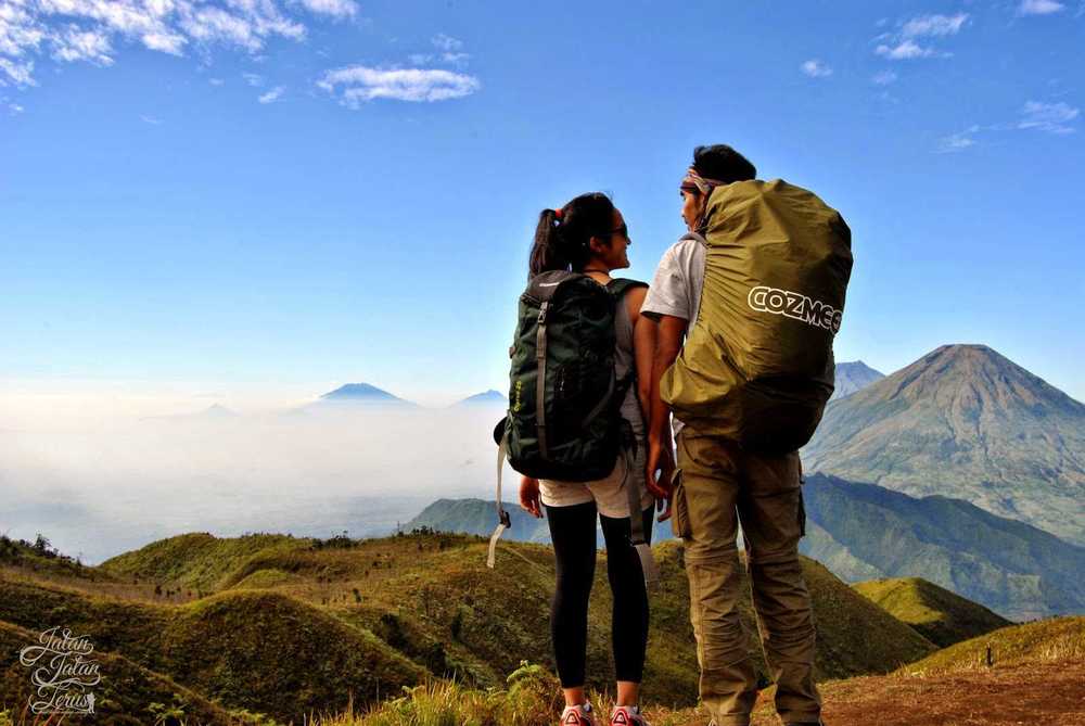 Untukmu yang Akhirnya Berhenti karena Aku Telah Dimiliki, Namun Masih Menyayangiku Sebegitunya, Tak Pernah Selesai Aku Memikirkan Tentangmu