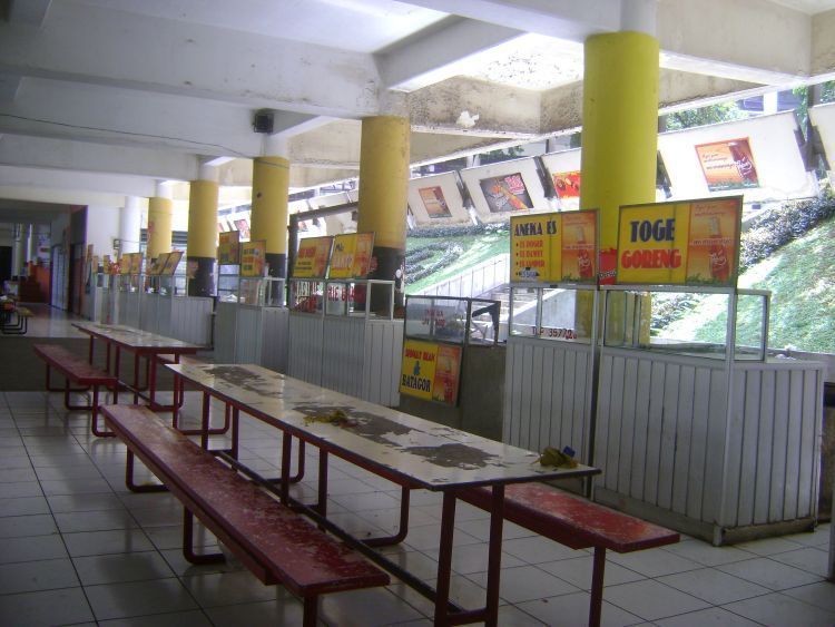 Kantin jadi sepi