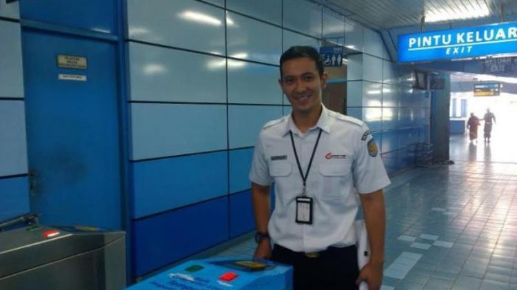 dia yang kamu banggakan