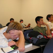 [Kuis] Angkatan Berapakah Kamu Berdasarkan Teknik Tidur di Dalam Kelas?