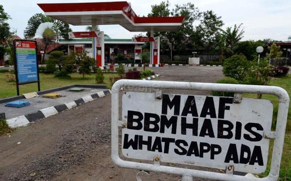 BBM ></noscript> Whatsapp
