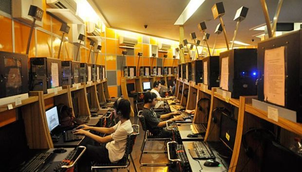 Hey, Generasi 90an! Masih Ingat Gak Ketika Mengakses Internet Belum Semudah Sekarang? 21 Tempat ngenet