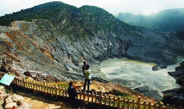 Gunung Tangkuban Perahu