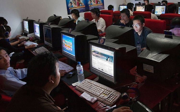 Hey, Generasi 90an! Masih Ingat Gak Ketika Mengakses Internet Belum Semudah Sekarang? 30 Kangen pake banget!