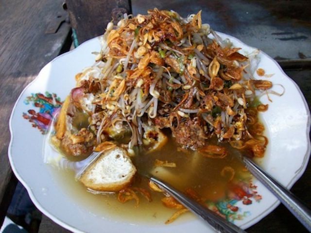 lontong balap makanan khas surabaya