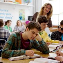 [Kuis] Angkatan Berapakah Kamu Berdasarkan Teknik Tidur di Dalam Kelas?