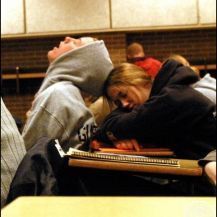 [Kuis] Angkatan Berapakah Kamu Berdasarkan Teknik Tidur di Dalam Kelas?