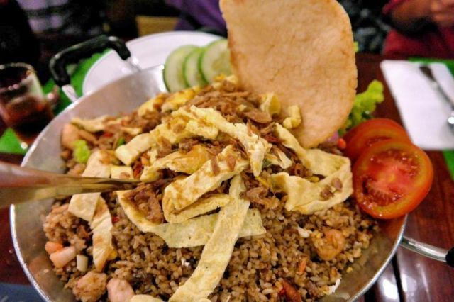 nasi goreng makanan khas surabaya