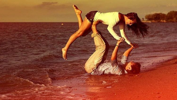 Pacar Sibuk Adalah Bukti Dia Serius Denganmu. Jangan Halangi Dengan Manjanya Kata Rindu