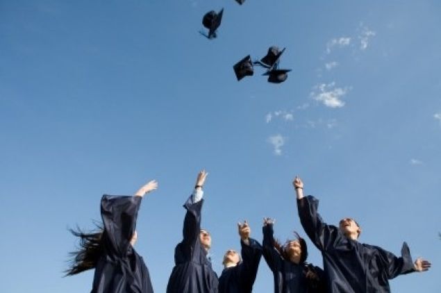 Hal-Hal yang Bakal Dirasain Fresh Graduate Ketika Panggilan Pekerjaan Belum Menghampiri
