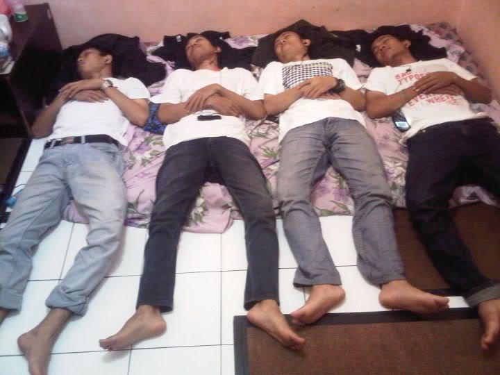 Daripada hedon, tidur aja...
