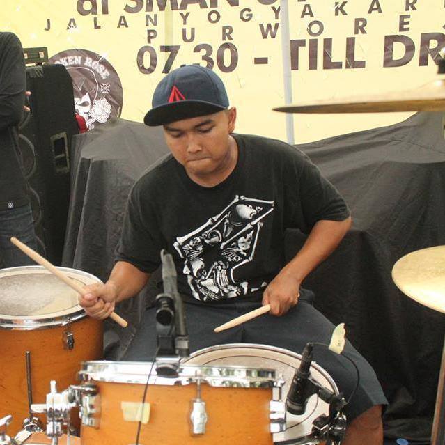 lagi nge-drums