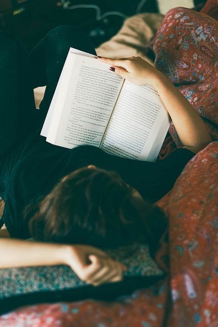 Buku membawa kebahagiaan dalam setiap lembarnyam