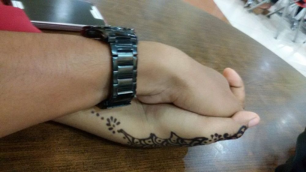 Kau, Lelaki yang Membuatku Merasa Sungguh Sangat Beruntung di Tengah Kacaunya Hidupku