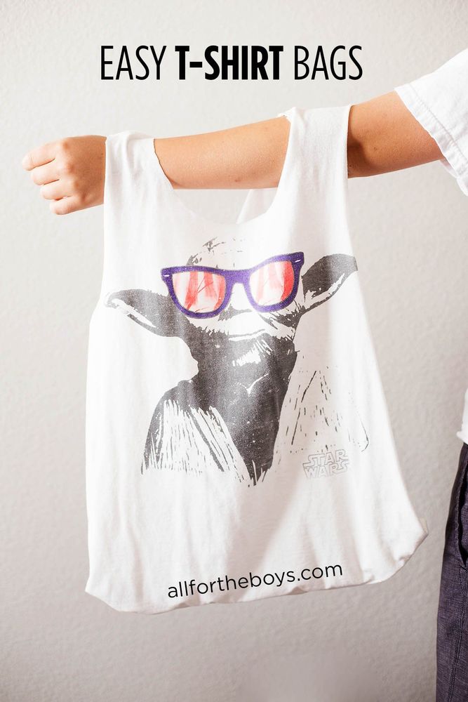 5 Old T-shirt DIY Ini Bakal Bikin Kaos Lamamu yang Gak Kepake Jadi Barang Super Useful