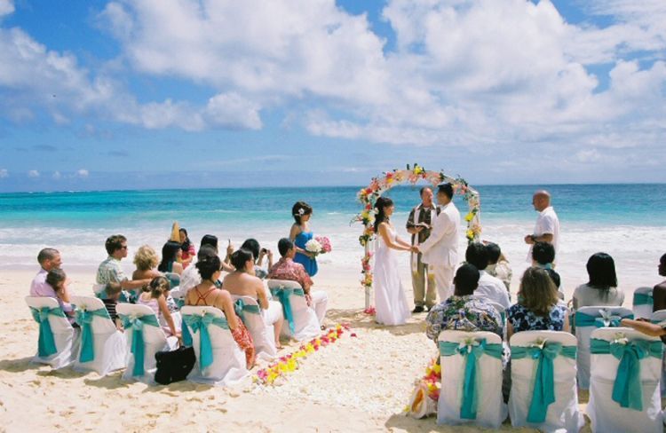 beach wedding party
