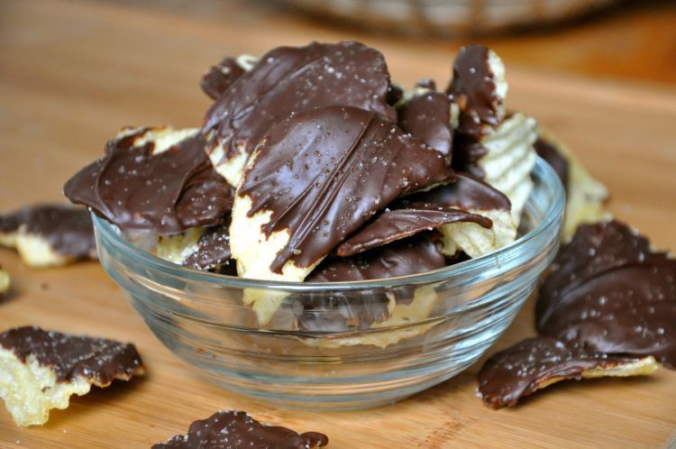 keripik kentang saus cokelat