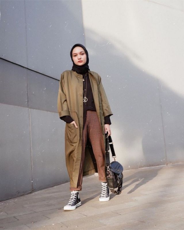 Style hijab sepatu converse 2025