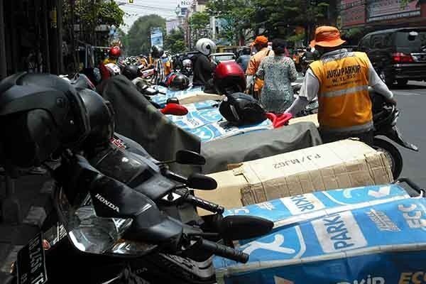 Jalan Luas Terasa Sempit