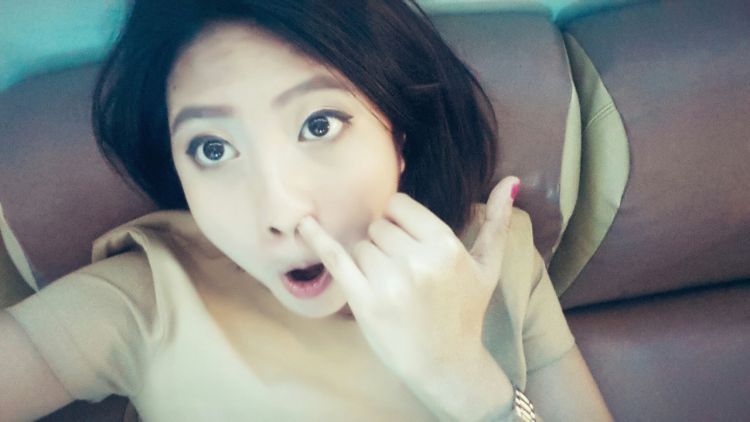 Sempat juga doi selfie sambil ngupil