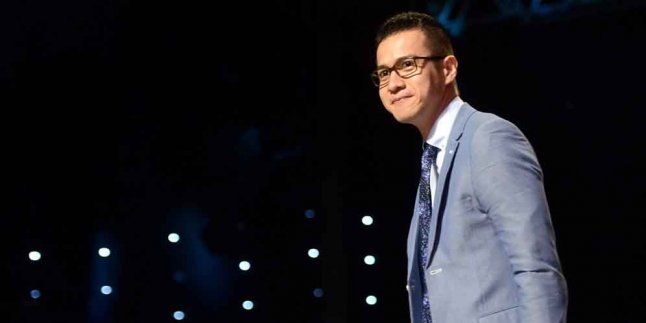 Setelah Fedi Nuril, Masih Ada Calon Imam Kita Bersama. Herjunot Ali Tersedia~ 18 Junot memulai debutnya dengan menjadi finalis MTV VJ hunt di tahun 2004.