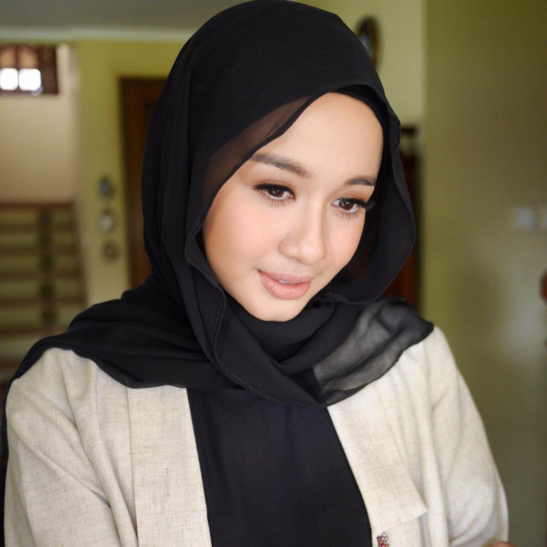 10 Inspirasi Dari Laudya Cintya Bella Buat Cewek Berjilbab Yang